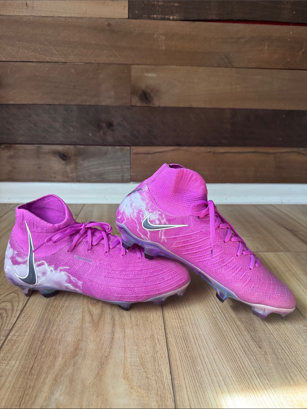 Nike Phantom Luna Elite SE FG Soccer Cleats Thunder Pack Women’s Size 8. New